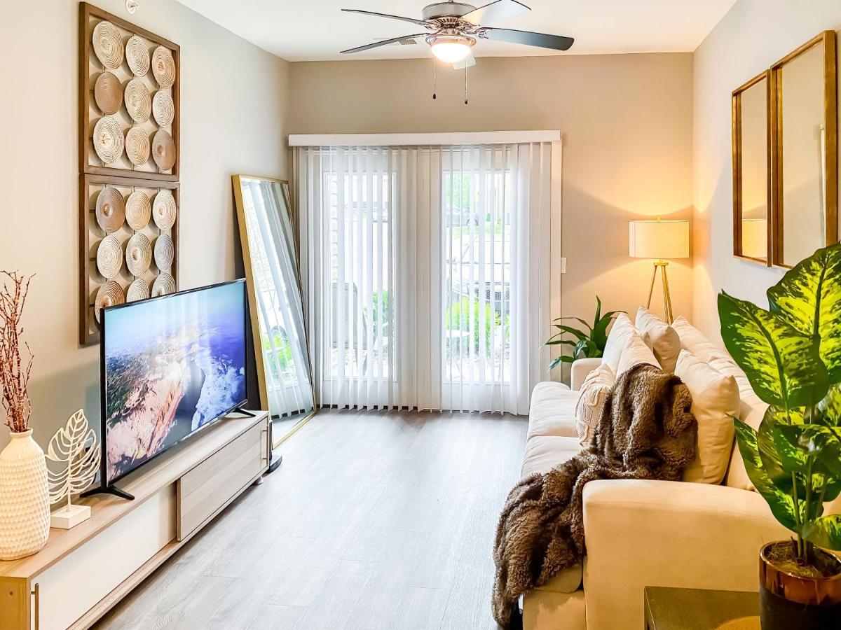 Апартаменты Full Kitchen,King,W/D,Netflix,2 Smart Tvs,Parking Луисвилл Экстерьер фото