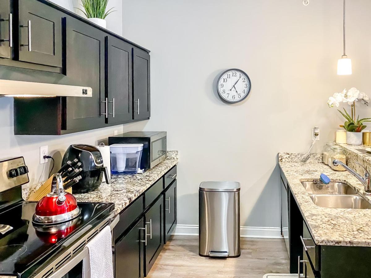Апартаменты Full Kitchen,King,W/D,Netflix,2 Smart Tvs,Parking Луисвилл Экстерьер фото